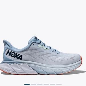Hoka Arahi 6 running shoes